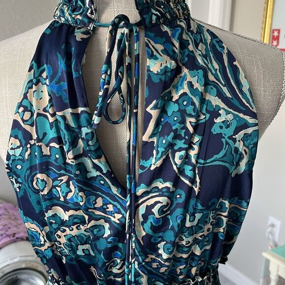 Elegant Floral Halter Dress - Picture 5 of 8